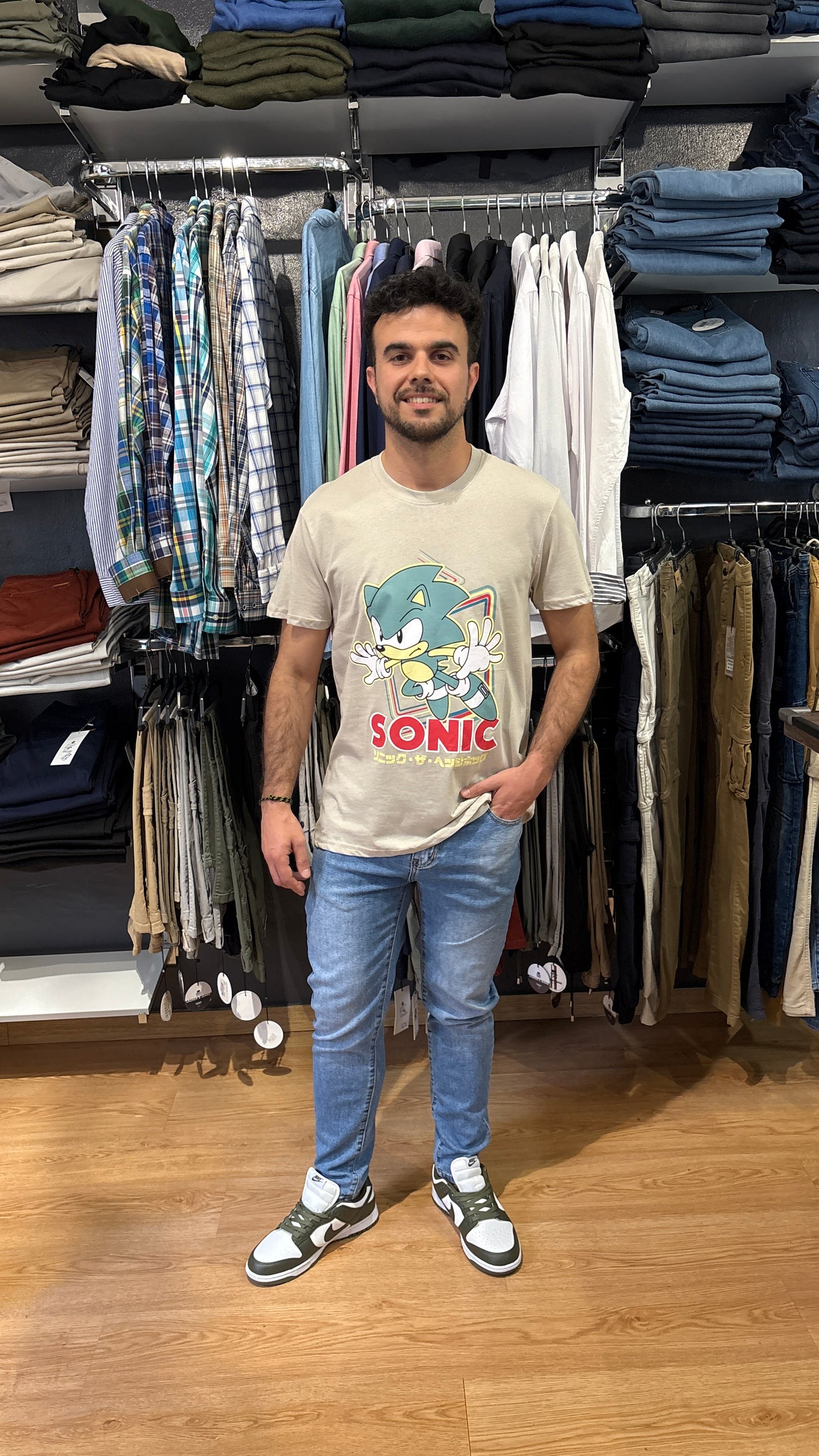 Camiseta Sonic The Hedgehog Gris