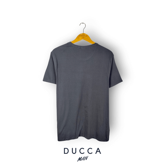 Camiseta Pikachu Red Tag - DUCCA S DUCCA