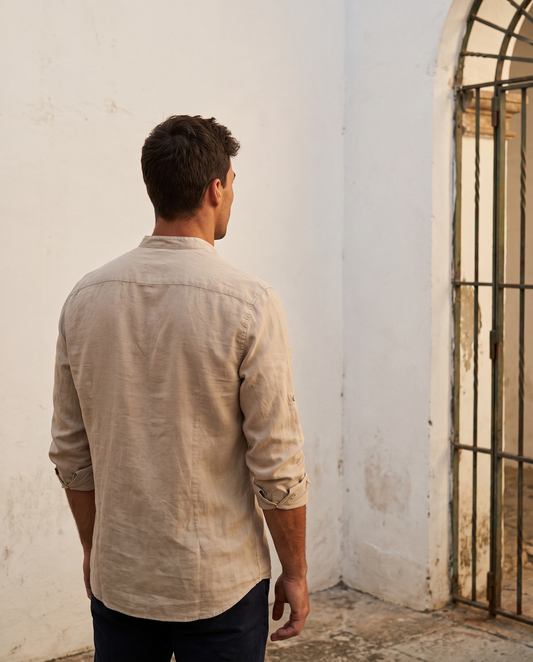 Camisa Amanecer beige, vista de espalda