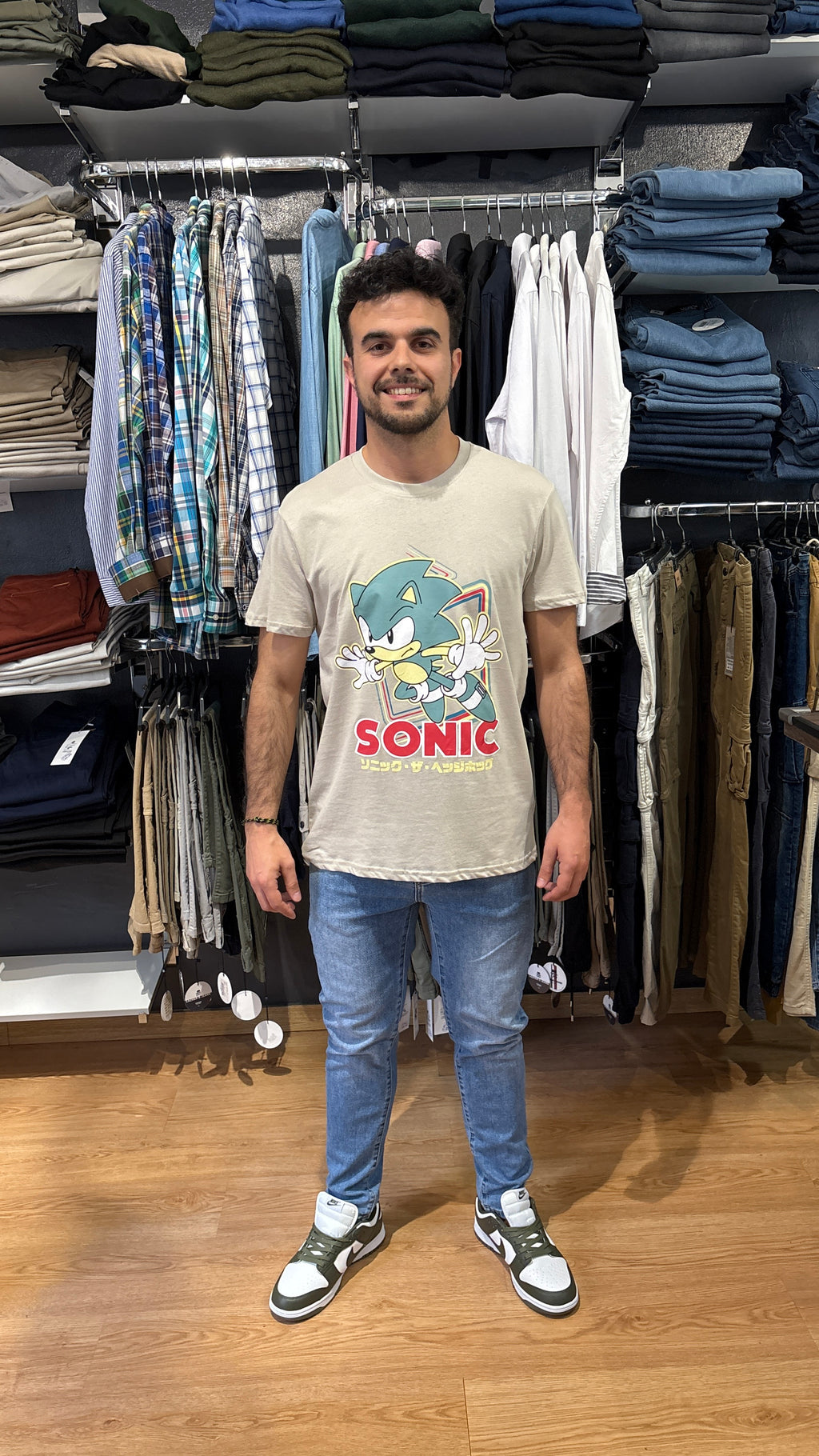 Camiseta Sonic The Hedgehog Gris