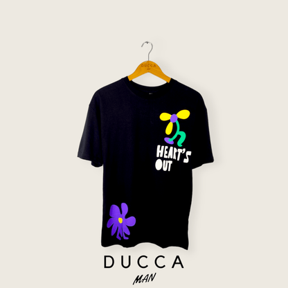 Camiseta Oversized Flowers Negro - DUCCA