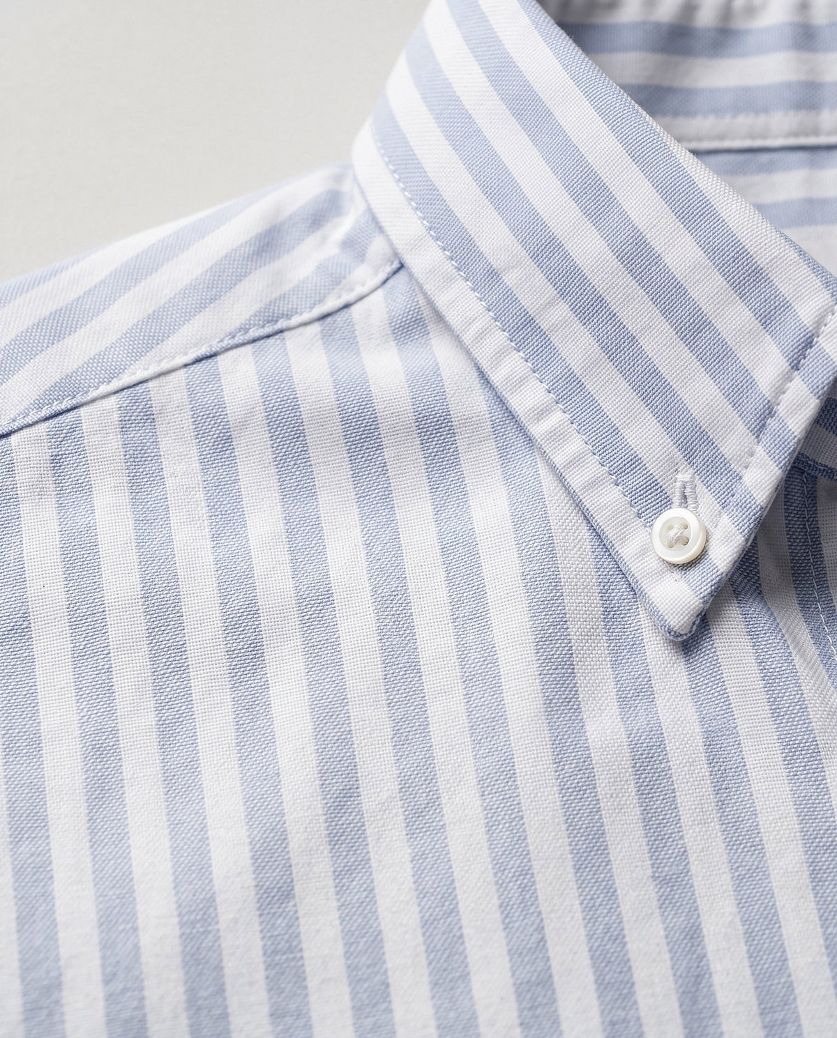 Camisa Levante celeste, detalle del tejido
