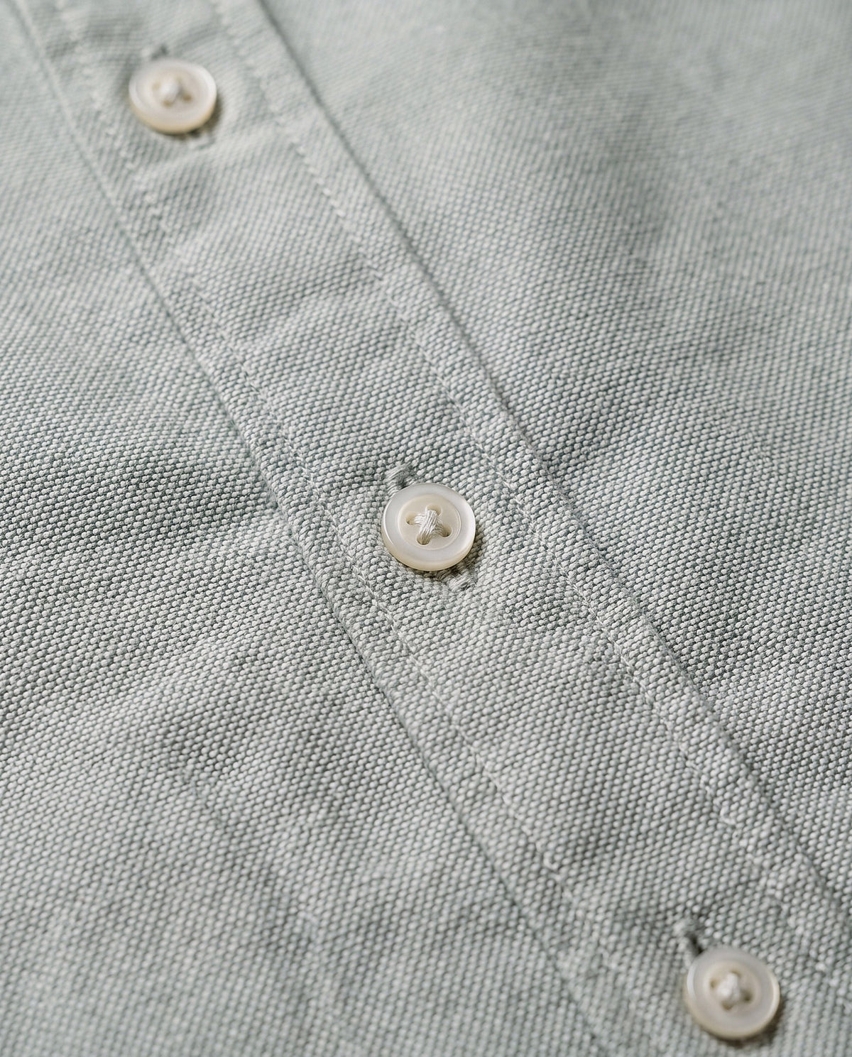 Camisa Patio verde salvia, detalle del tejido
