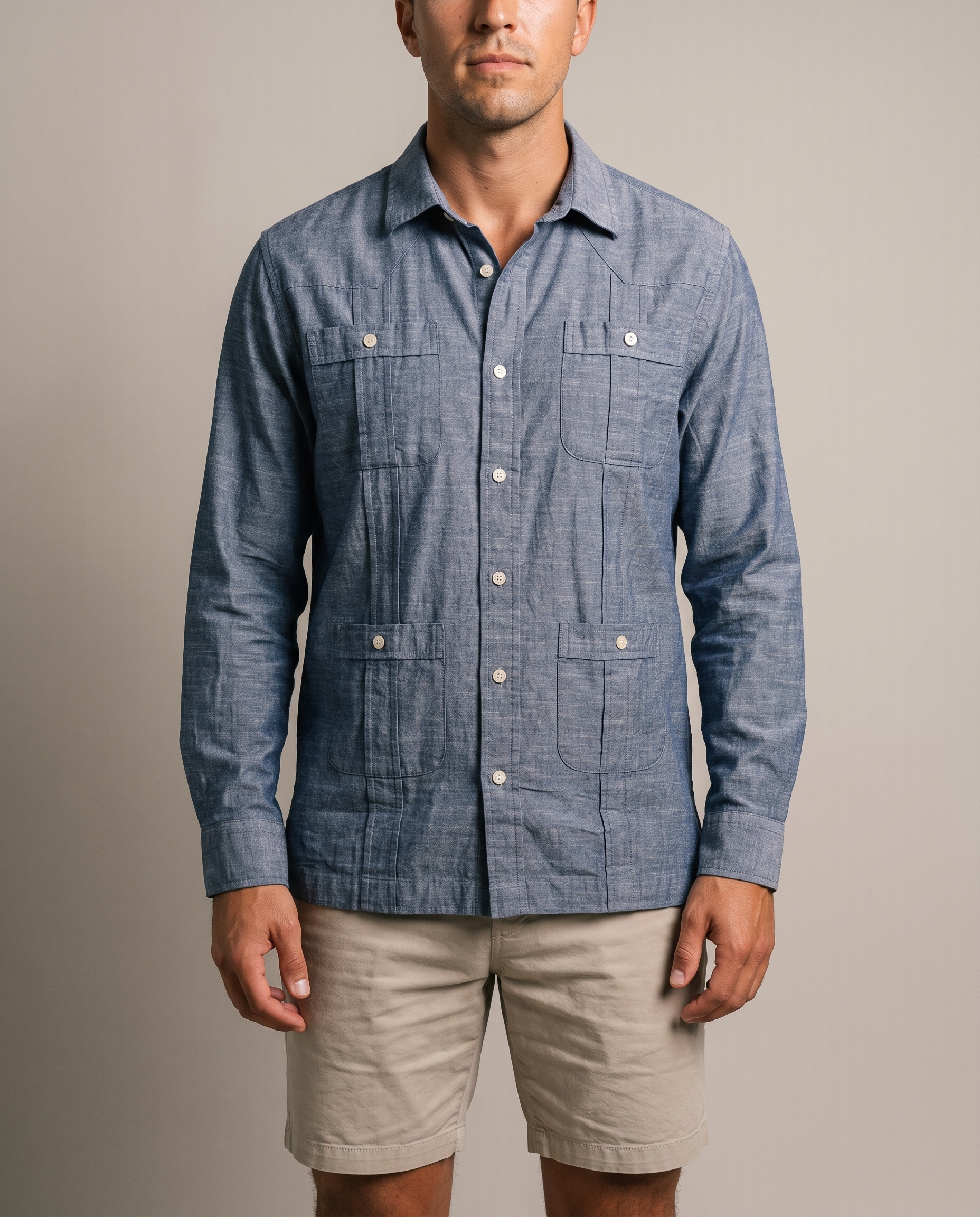 Guayabera Kotor - detalle frontal (cuatro bolsillos)