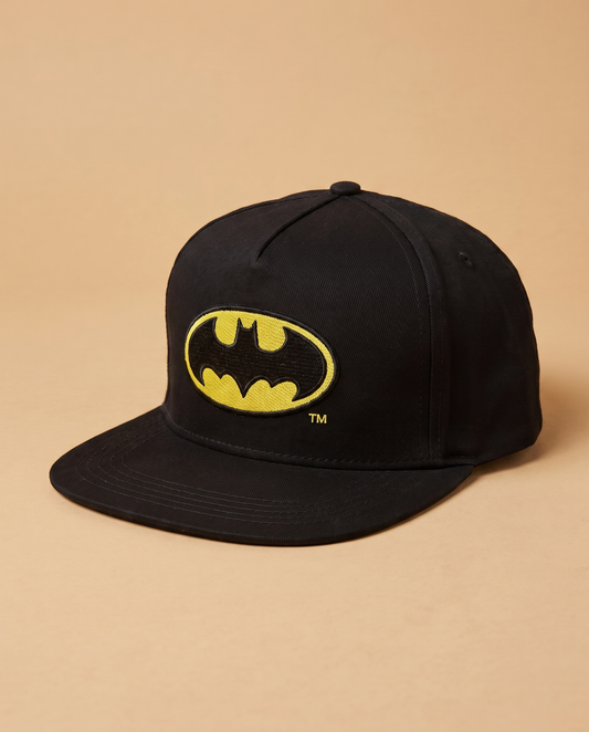 Gorra Batman - vista frontal en tres cuartos, visera plana