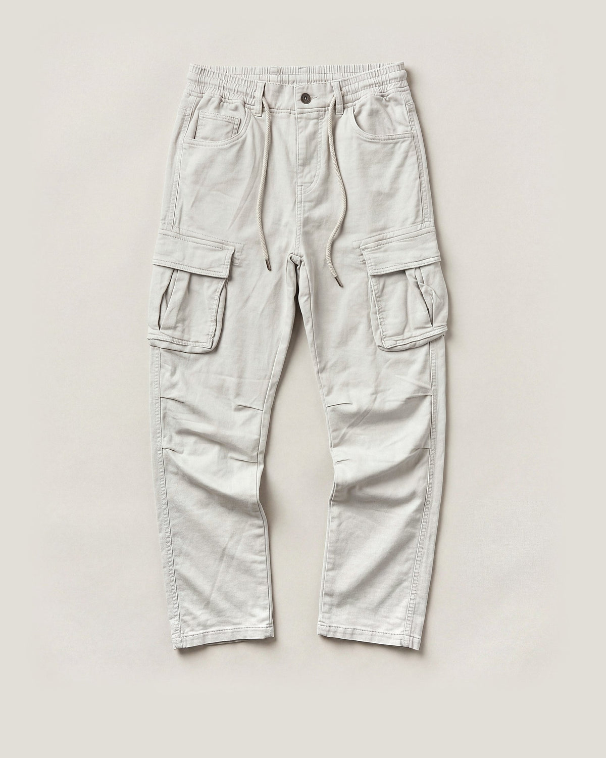 Pantalón Cargo Recto Sierra gris claro, flat lay