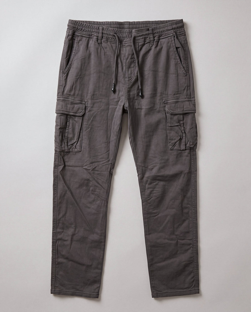 Pantalón Cargo Recto Sierra gris oscuro, flat lay