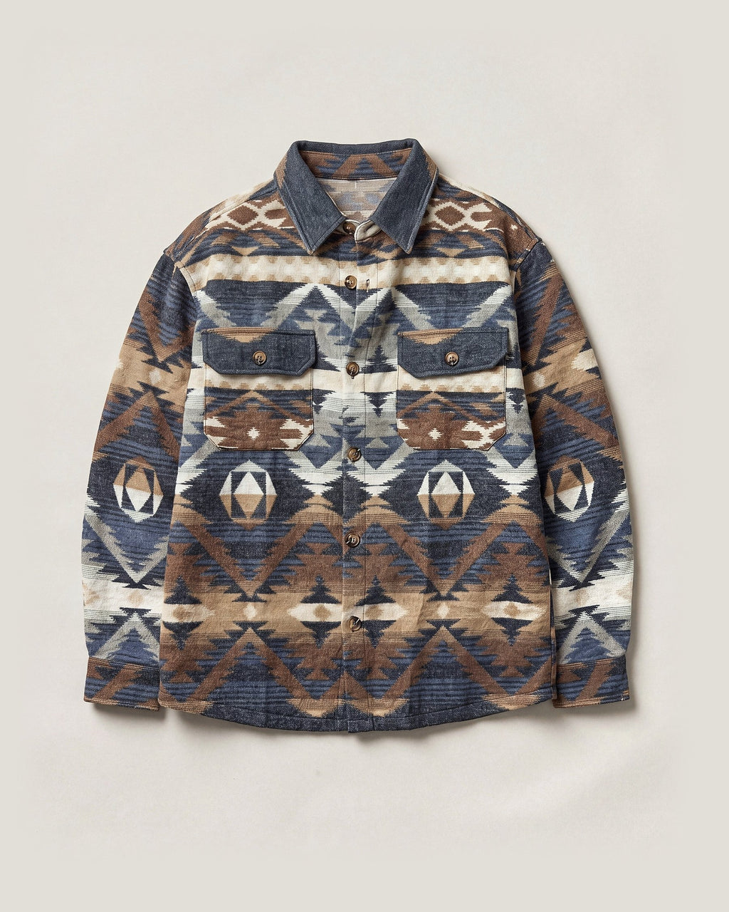 Sobrecamisa Azahara jacquard azul y marrón, flat lay